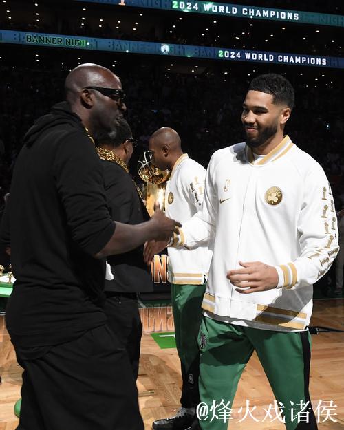 绿军揭幕战狂轰29记三分平纪录,碾压尼克斯获大胜 绿军揭幕战狂轰29记三分平纪录,碾压尼克斯获大胜